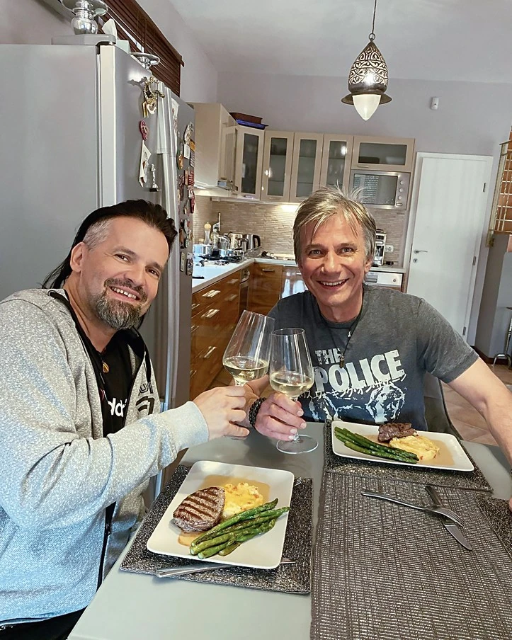 „Olyanok vagyunk, mint Roger Moore és Tony Curtis: Gábor az angol úr, én meg az olasz proli!” (Fotó: Archív)