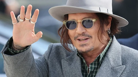 Johnny Depp tavaly ősszel a párizsi divathéten - inkább ezt az arcát szoktuk meg