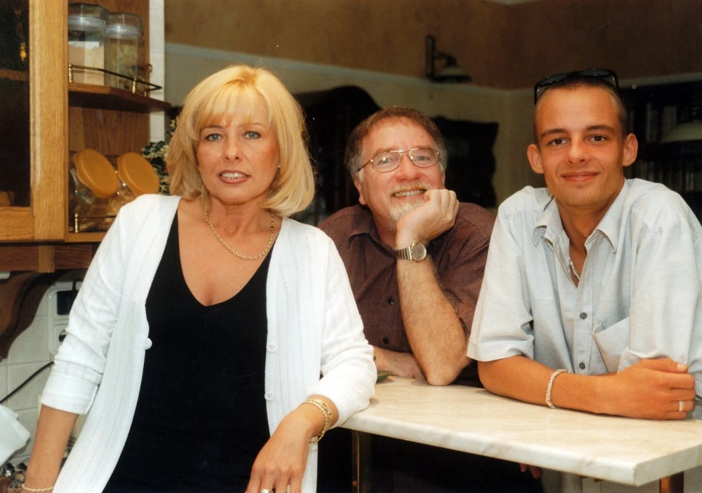 Feleségével és fiával (Fotó: Steindl Gabriella/fotocentral.hu)