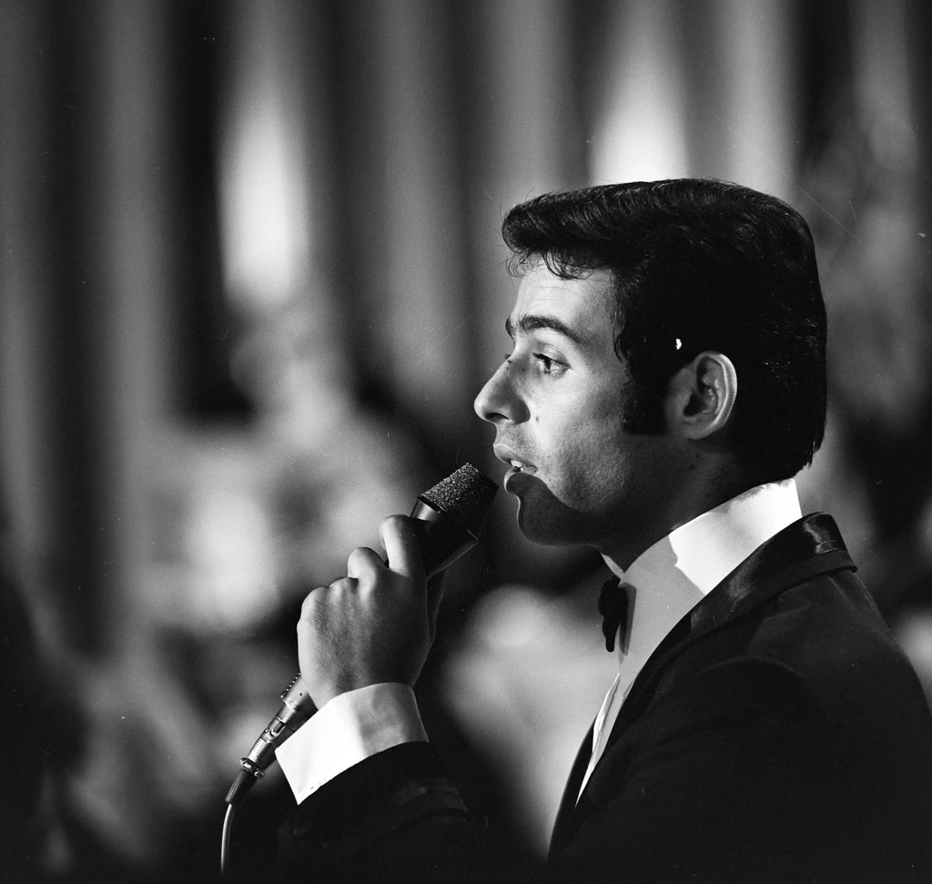 Szécsi Pál a Táncdalfesztivál döntőjén 1968-ban (Fotó: Fortepan/Szalay Zoltán)