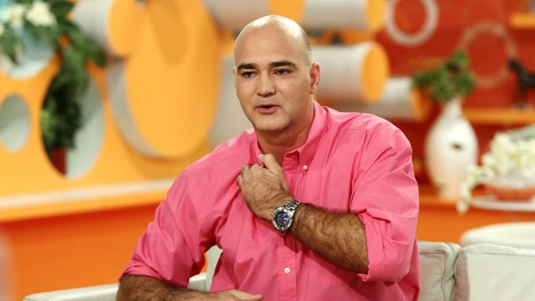 Ifjabb Knézy Jenő lopott a köztévéből: élő adásban árulta el, miket hozott el