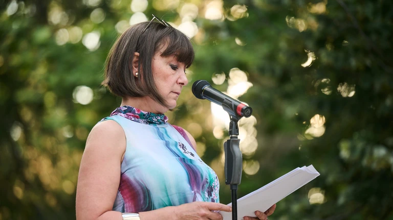 Videón a Pride legmeghatóbb jelenete: Fullajtár Andrea síron túli üzenetet adott át