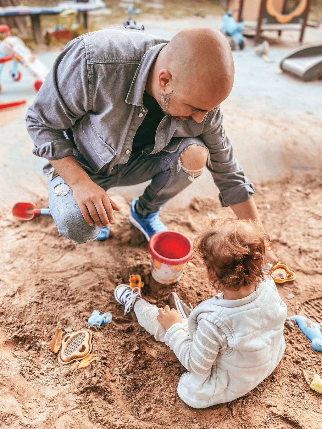 Bendével az apaság minden percét élvezi (Fotó: Archív)