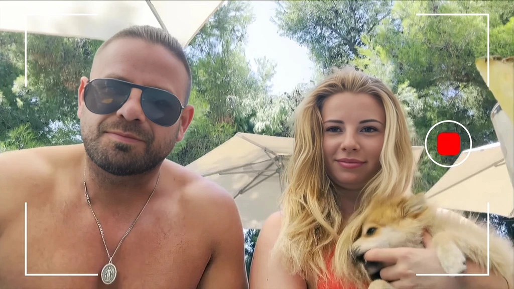 Csinos szőke lány csavarta el Miki fejét