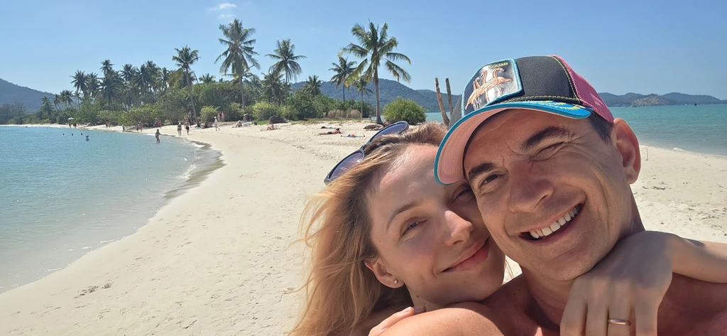 Dobos Evelin és férje Thaiföldön