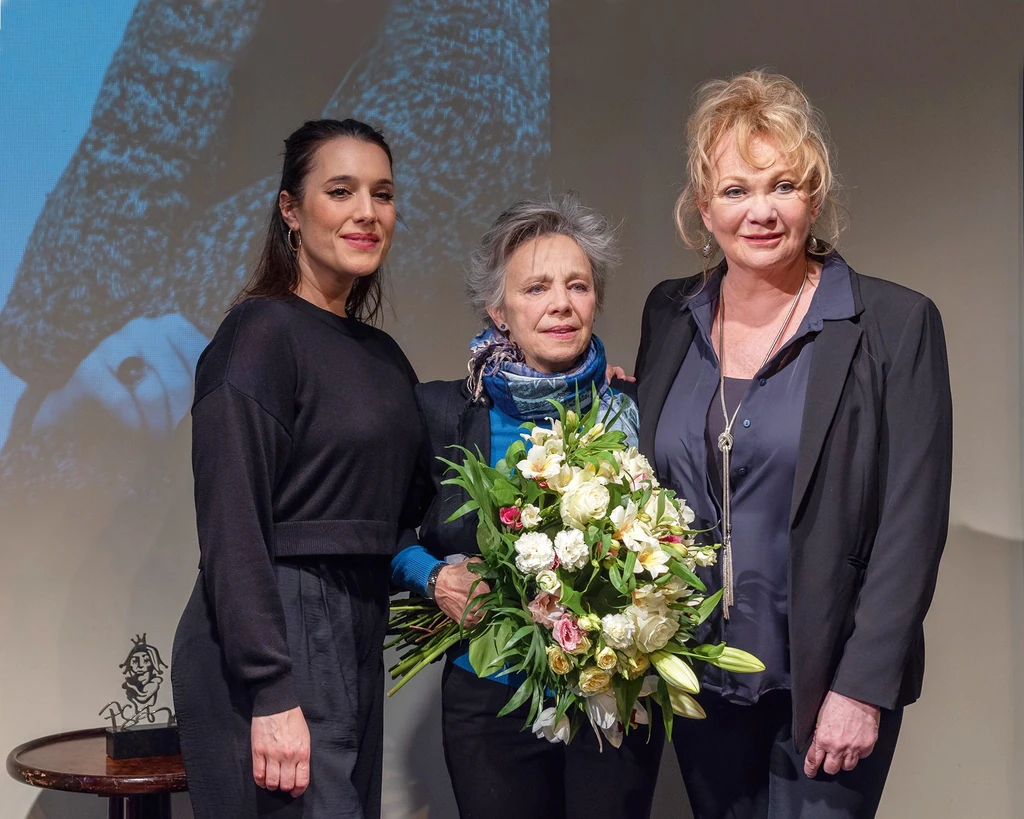 Lányával és barátnőjével, Básti Julival a Psota Irén-díj átadóján (Fotó: Birton Szabolcs/fotocentral.hu)