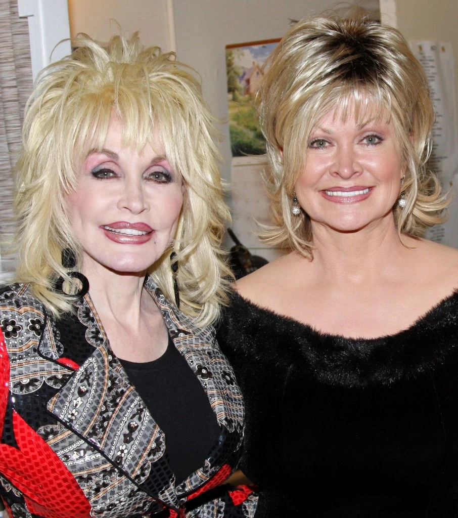 Dolly Parton és egyik testvére, Rachel