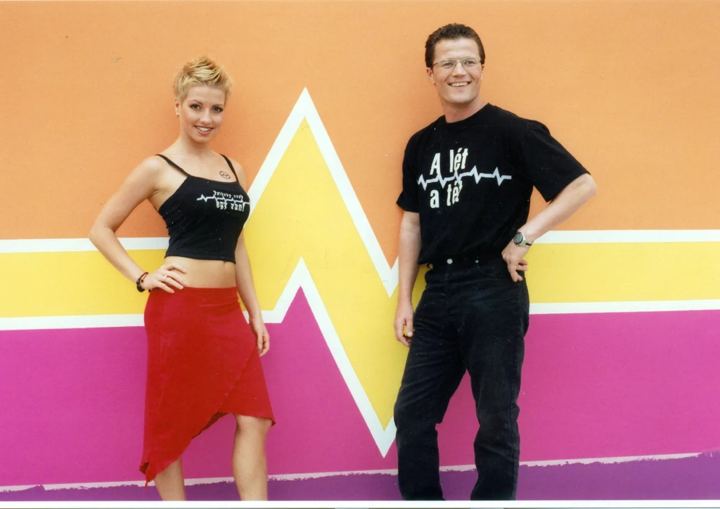 Czifra Noémi 2002-ben Stohl Andrással együtt vezette a ValóVilágot