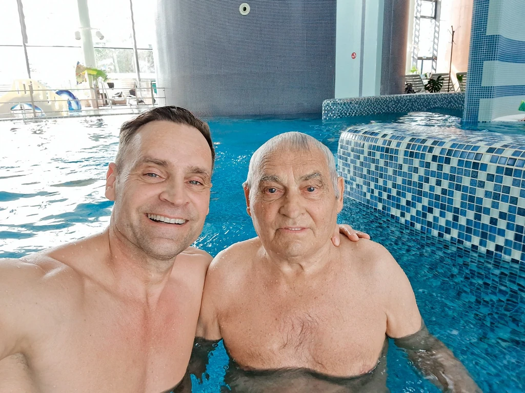 Fizikai problémáit úszással is enyhítik (Fotó: Archív)