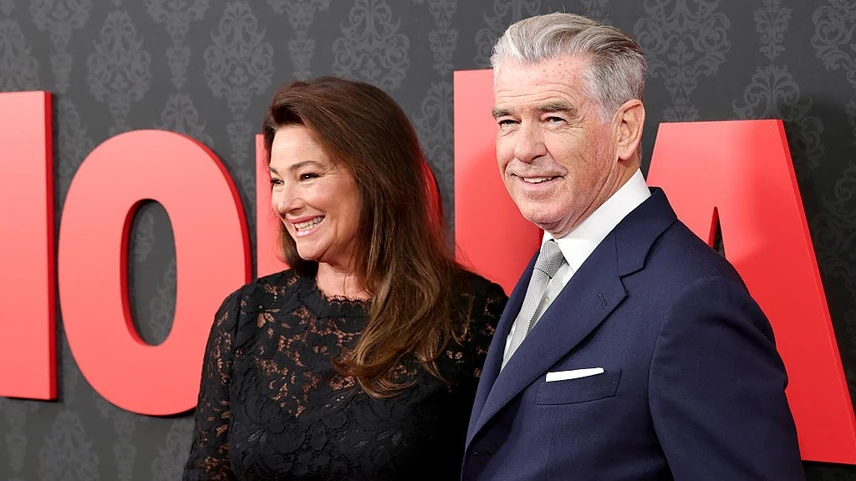 Keely Shaye Smith és Pierce Brosnan tavaly a Gengsztervilág premierjén