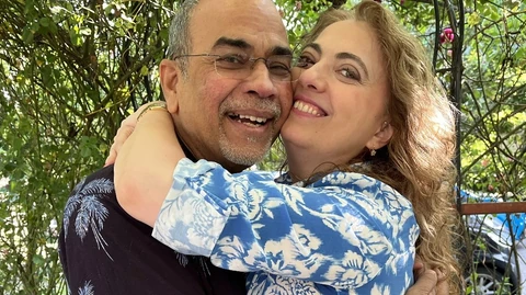 Kiss Virag Joshi Bharat