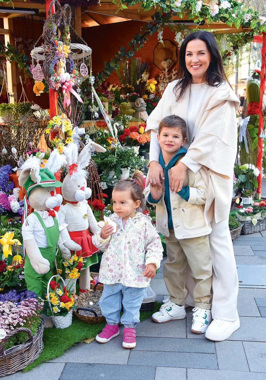 Gyulai Viki és gyermekei: Samu és Mici