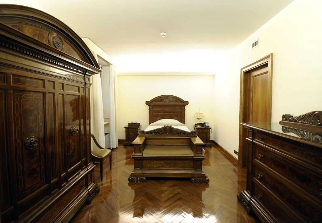 A Szent Márta-ház-beli puritán pápai hálószoba