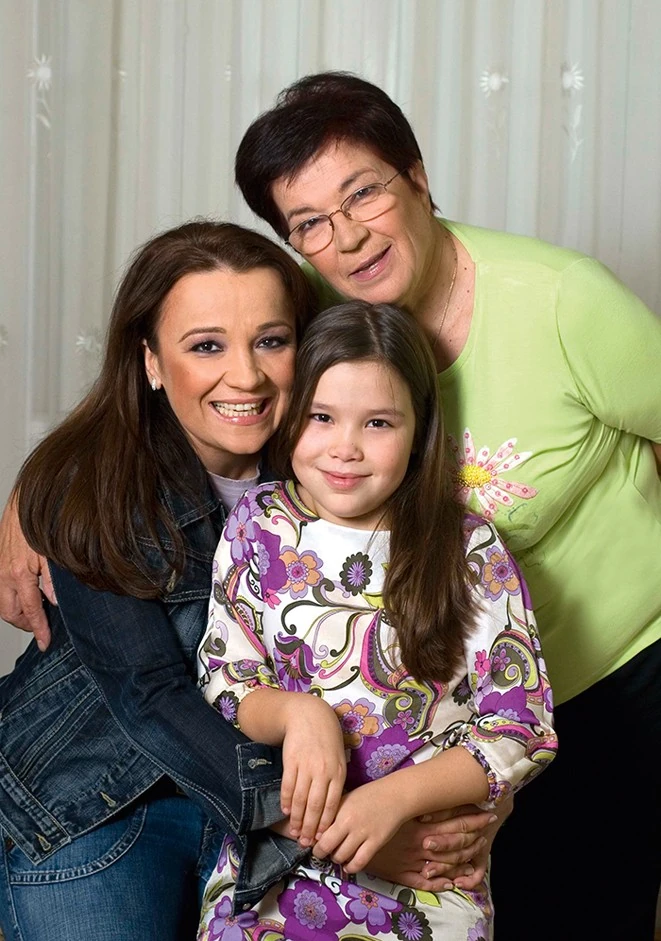 Édesanyjával és lányával egy hajdani képen (Fotó: Archív)