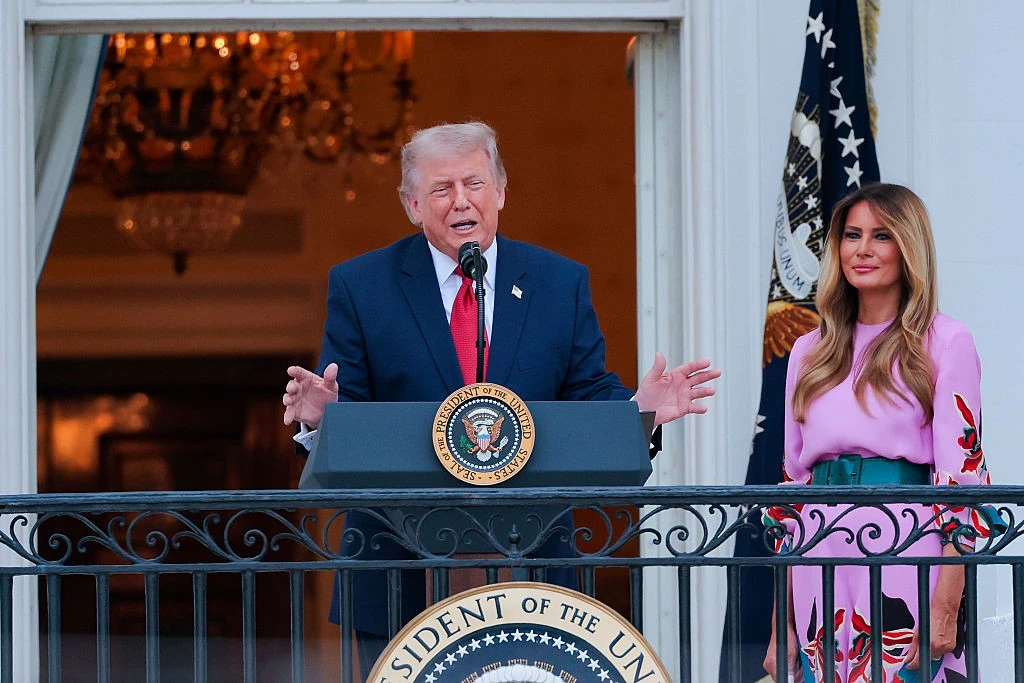 Melania Trump inkébb a háttérbe húzódik