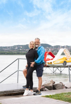 Amennyit időt csak tudnak,a Balaton partján  töltenek