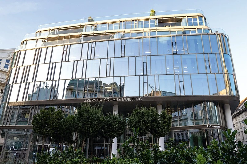 A Belváros szívében épült Szervita Square Building két felső szintjének egyik luxuslakása Jákob Zoltáné