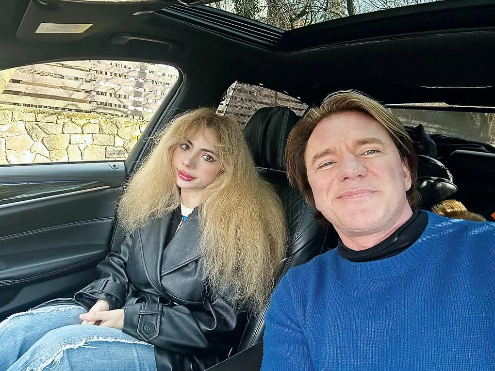 Az énekesnő és újdonsült menedzsere