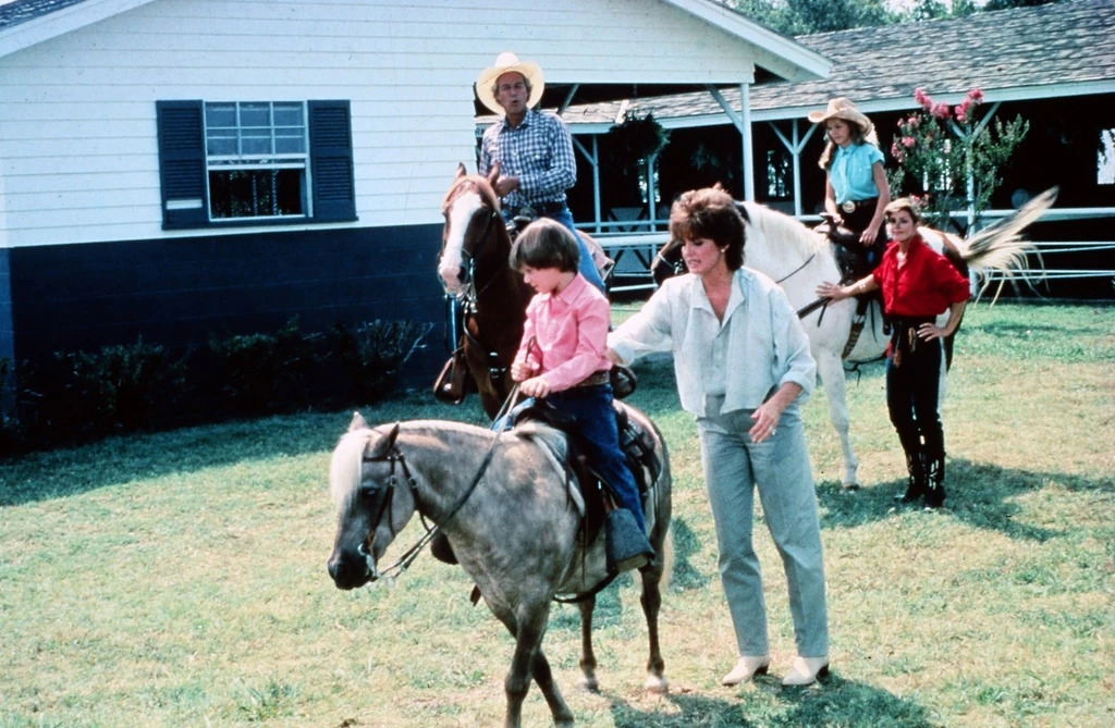 A lovakat a jeleneteken túl is befogták