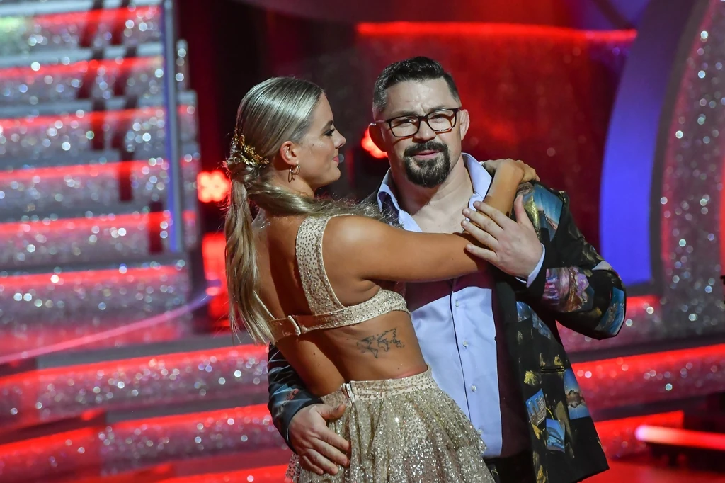 Bárdosi Sándor és táncpartnerével, Szőke Zsuzsi a DWTS színpadán 2022-ben (Fotó: TV2)