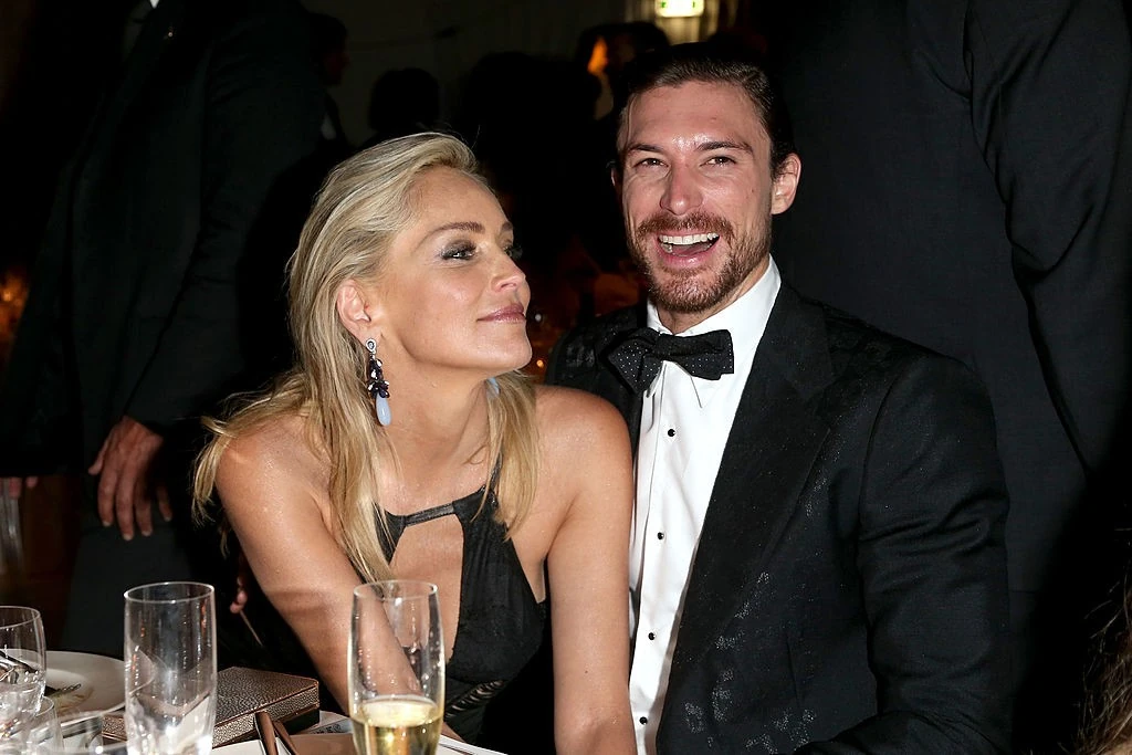 A modell Martin Micával 2012-ben: Sharonnak volt már kapcsolata nagy korkülönbséggel (Fotó: Getty Images)