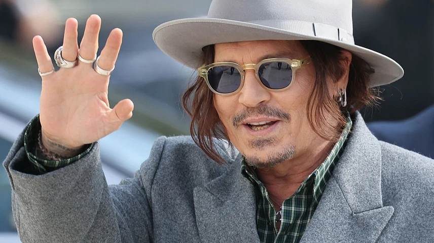 Johnny Depp tavaly ősszel a párizsi divathéten - inkább ezt az arcát szoktuk meg