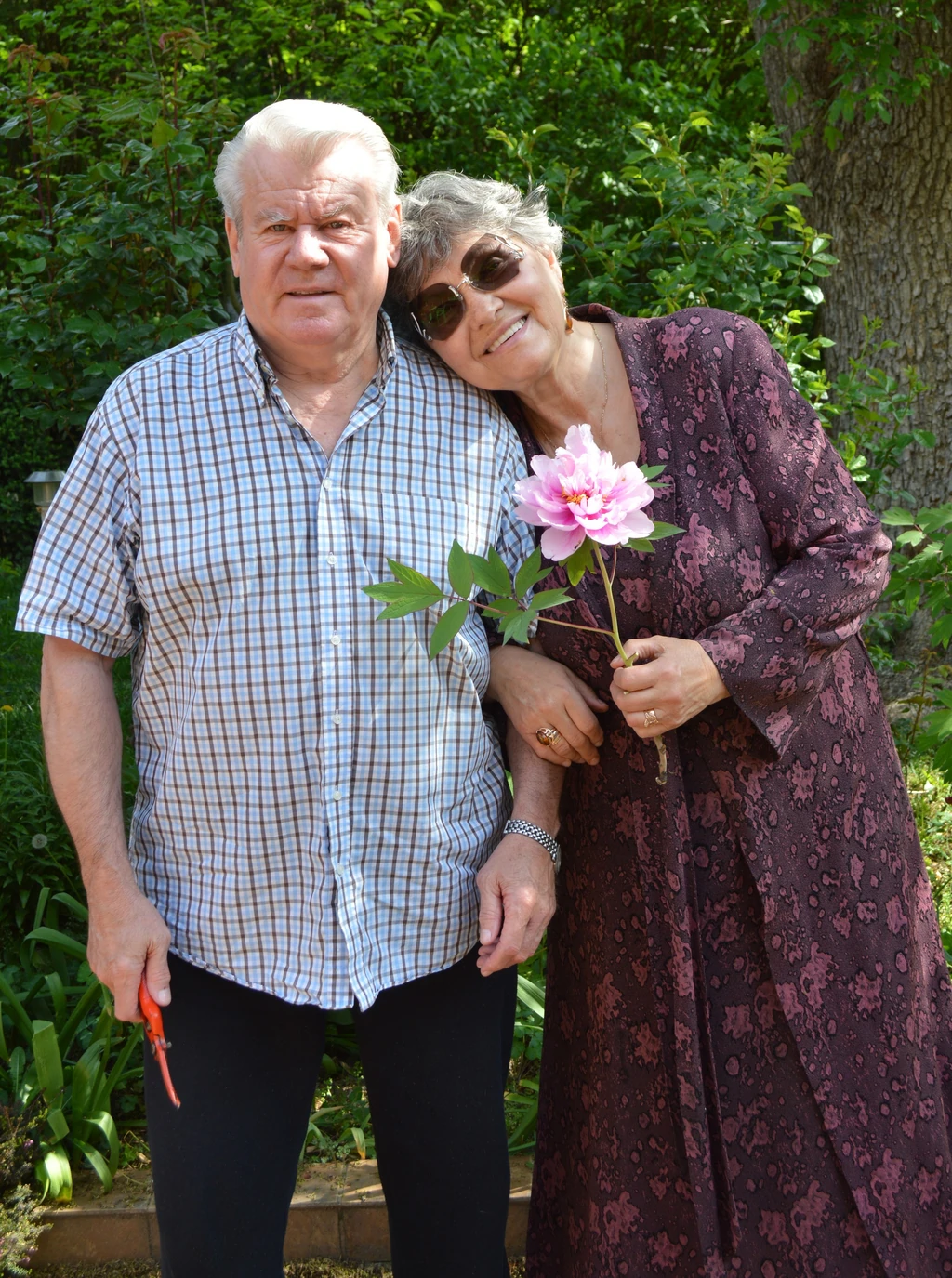 Pécsi Ildikó és férje gödöllői kertjükben (Fotó: Olajos Piroska/fotocentral.hu)
