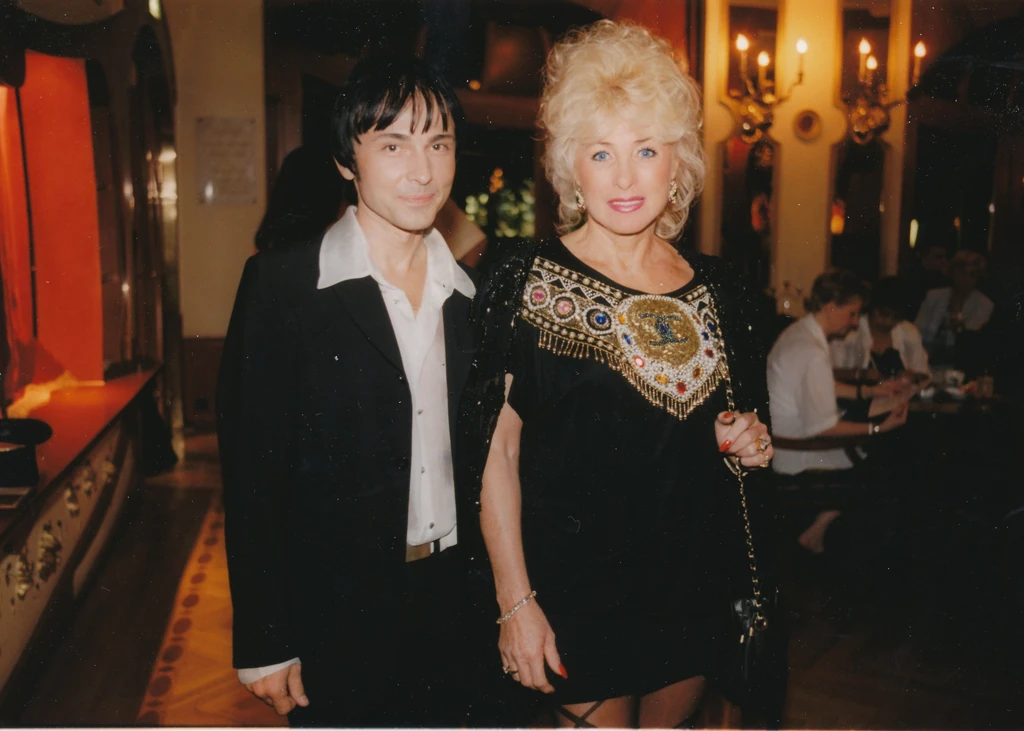Náray Tamás 2000-ben, Medveczky Ilona társaságában a budapesti Moulin Rouge újranyitásán (Fotó: Archív)