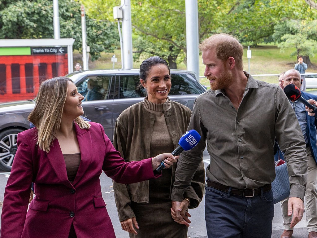 Az ausztrál sajtó nagy lelkesedéssel tudosít a hercegi párról (Fotó: Getty Images)