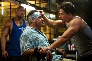 Dwayne Johnson és Mark Wahlberg mellett Michael Rispoli játszotta a magyar származású vállalkozót az Izomagyakban