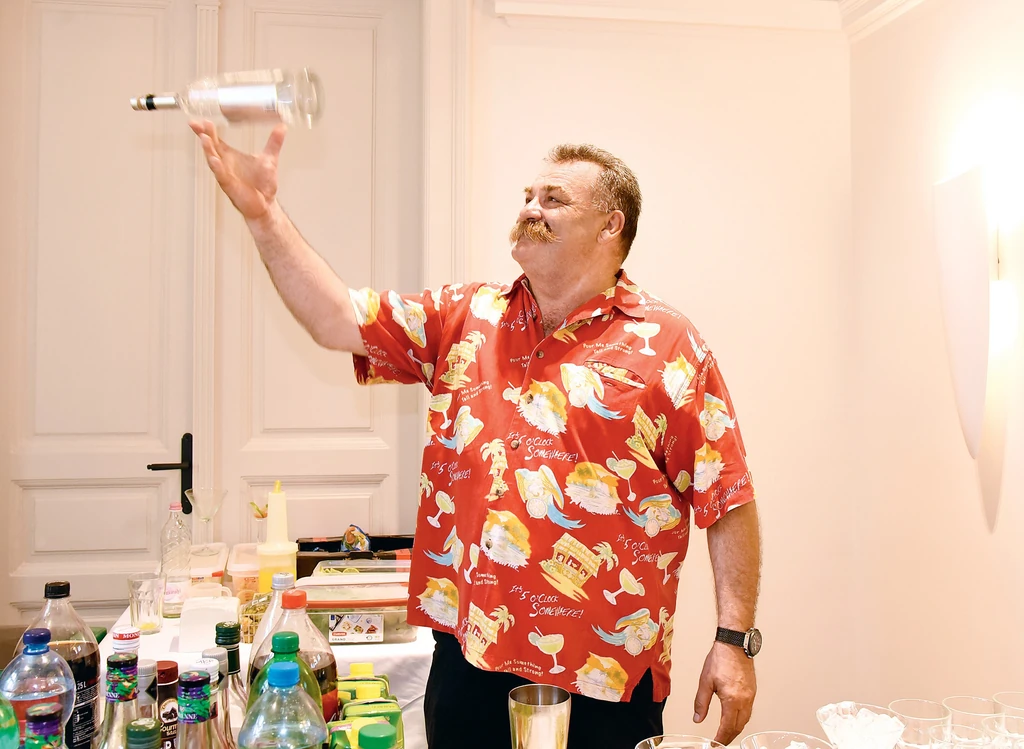 „Az emberek nem szomorúságot rendelnek, így ha dolgozom, muszáj nevetnem" (Fotó: Olajos Piroska/fotocentral.hu)