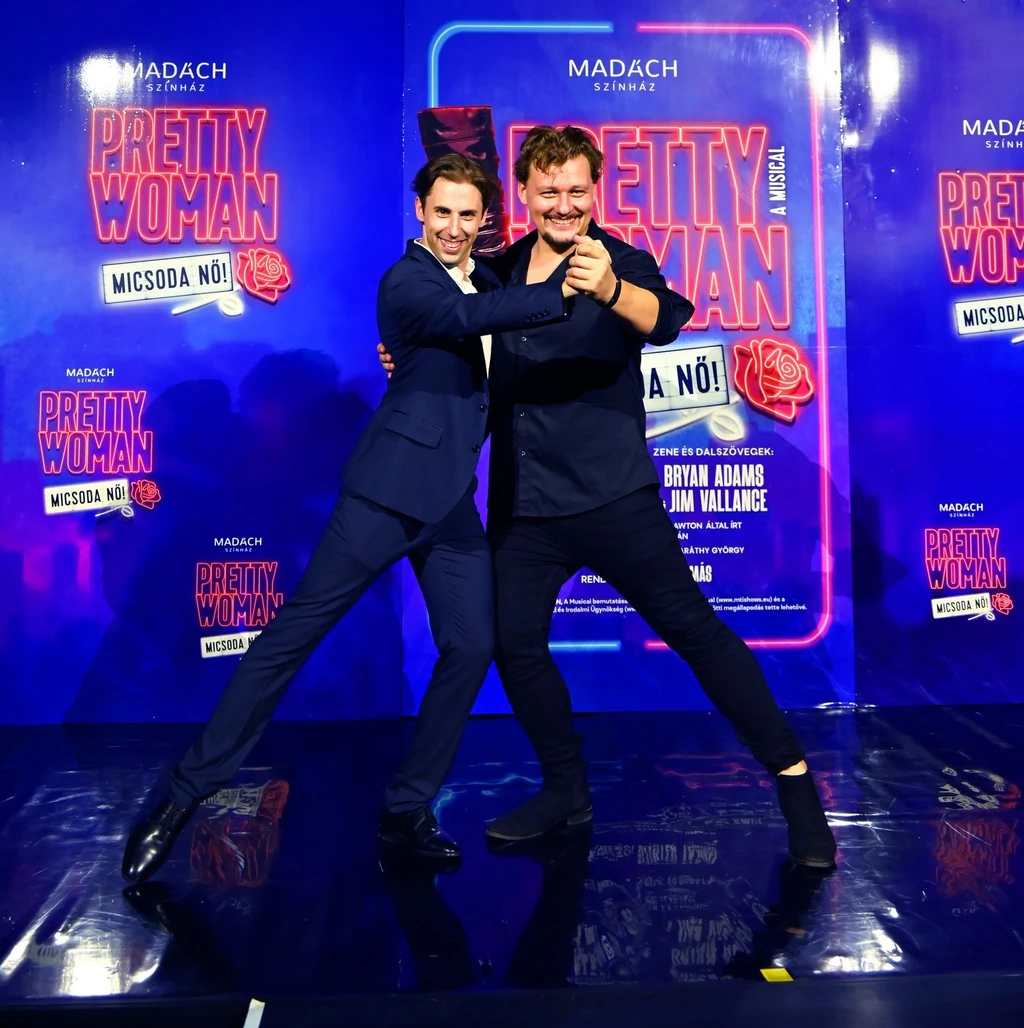 Balázs Dávid kollégájával a Madách színpadán (Fotó: Olajos Piroska/fotocentral.hu)