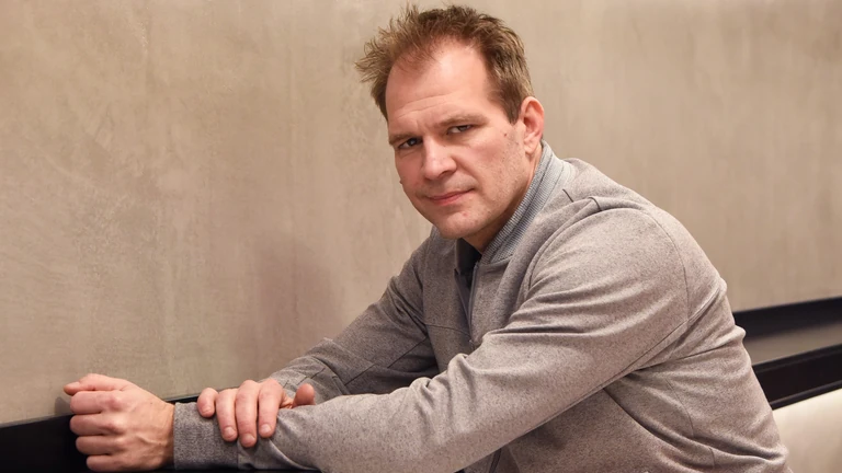 Ha A mi kis falunk amerikai produkció lenne, Schmied Zoltán már dollármilliomos lenne