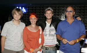 Puskás-Dallos Peti és családja