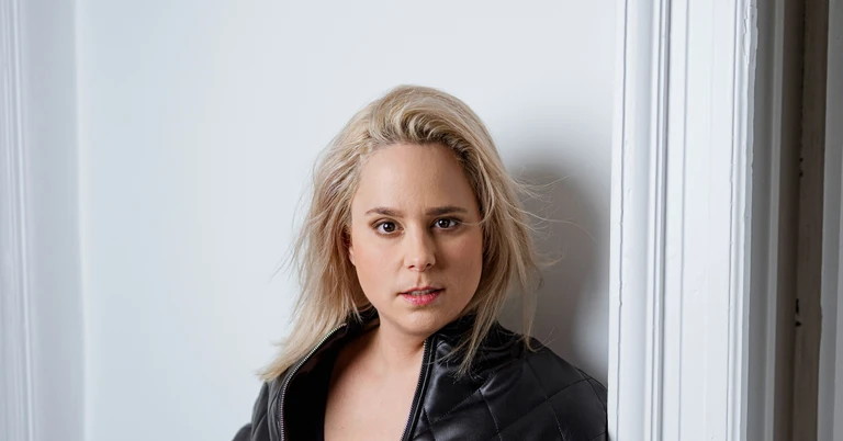 Hernádi Judit miatt nem játszotta a Honeybeast dalait a Petőfi Rádió