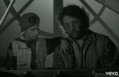 Kékesi Gábor Presser Gábor klipjében (Fotó: YouTube)