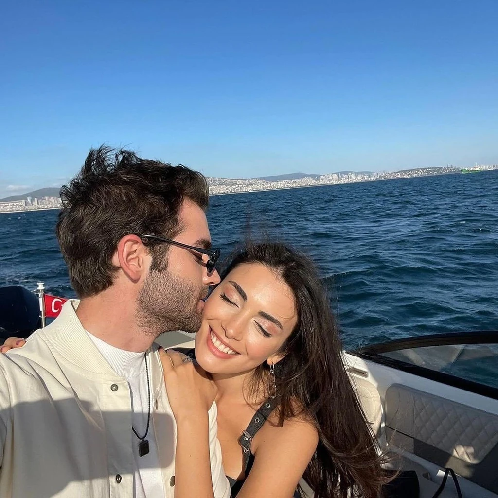 Özge a sorozatbeli Yamannal a valóságban is összejött