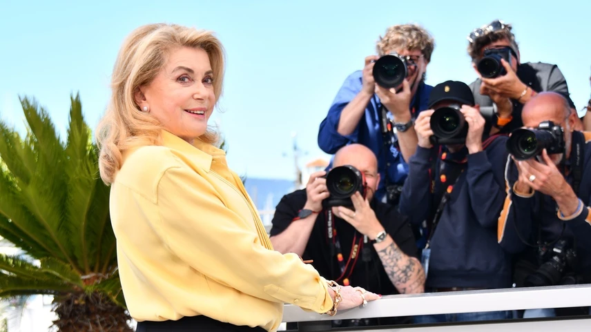 Catherine Deneuve Cannes-ban: máig a fotósok kedvence  