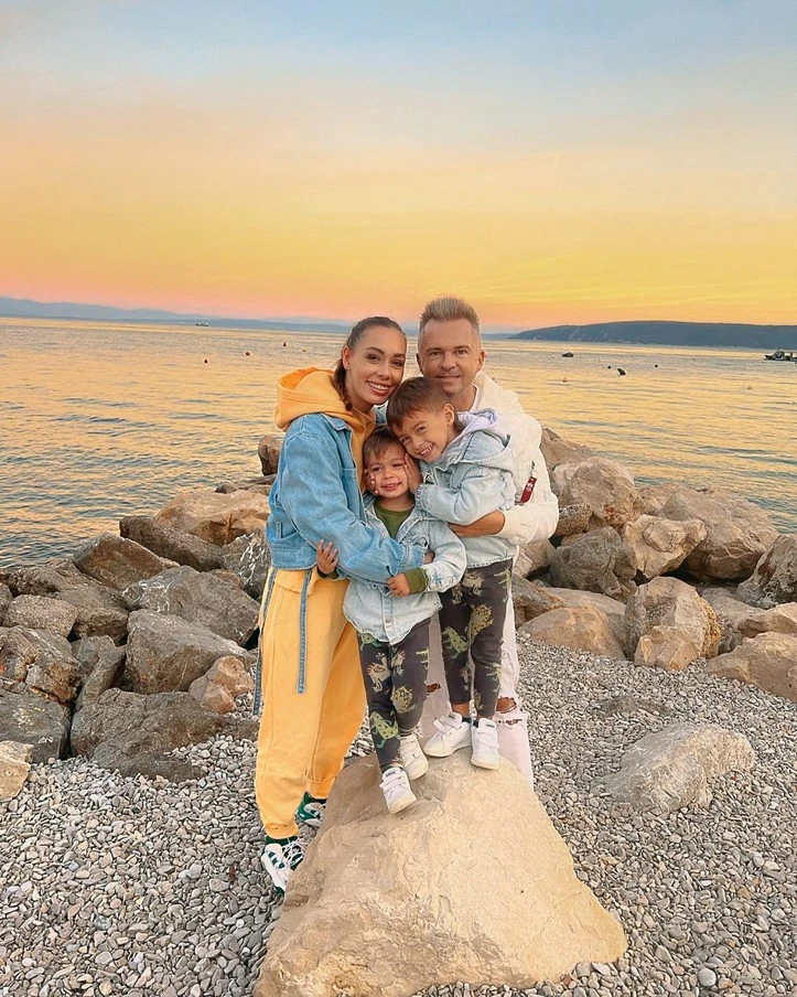 Debivel és a fiúkkal (Fotó: Archív)