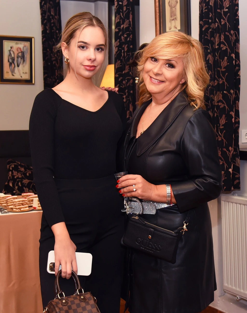 Szulák Andrea és lánya, Rozina a Játékszín 10. születésnapi partiján (Fotó: Olajos Piroska/fotocentral.hu)