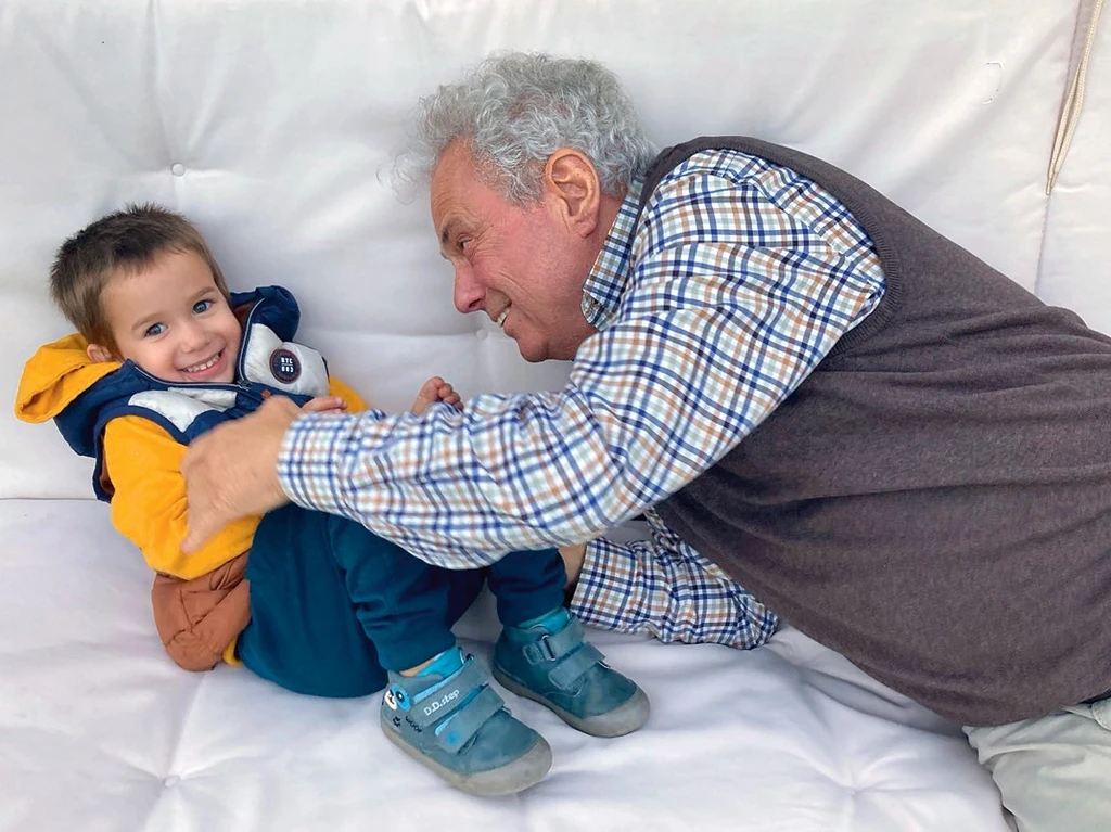 A műsorvezető egy szem unokája szeptemberben lesz 4 éves