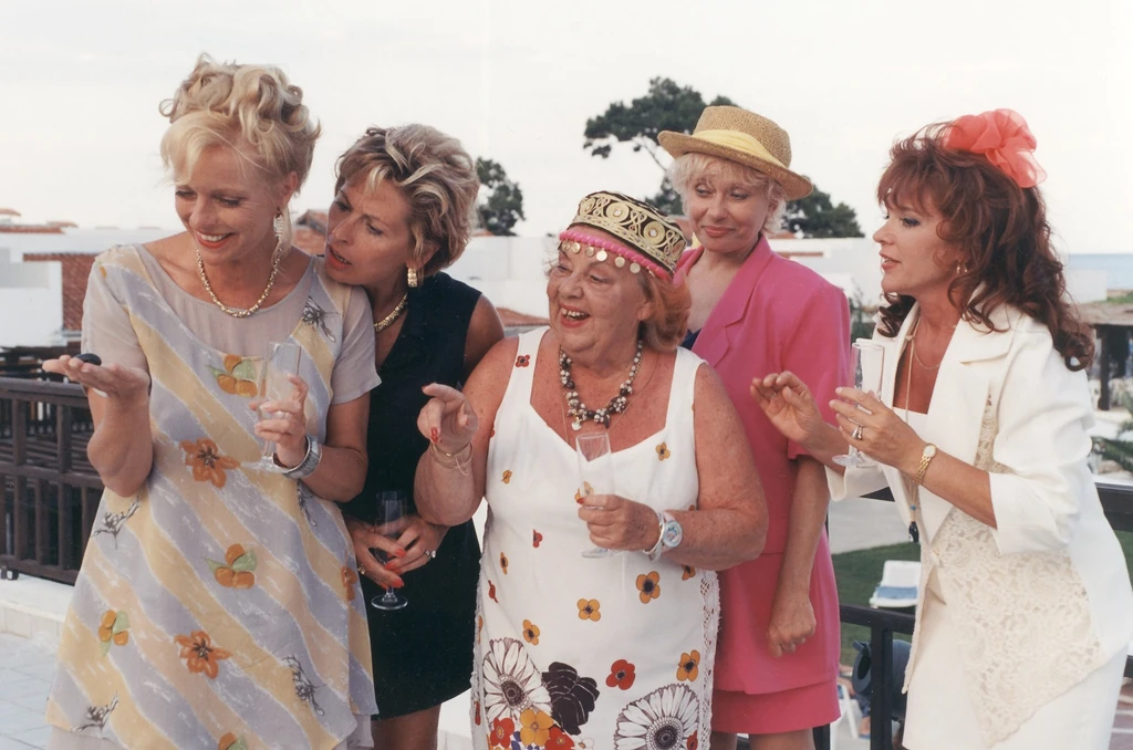 Ágica barátnőjét (bal szélen) játszotta