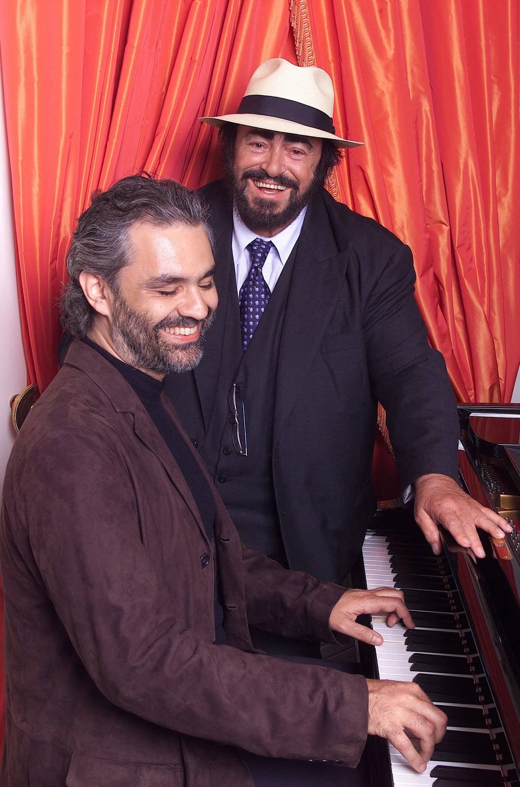 Pavarotti karolta fel