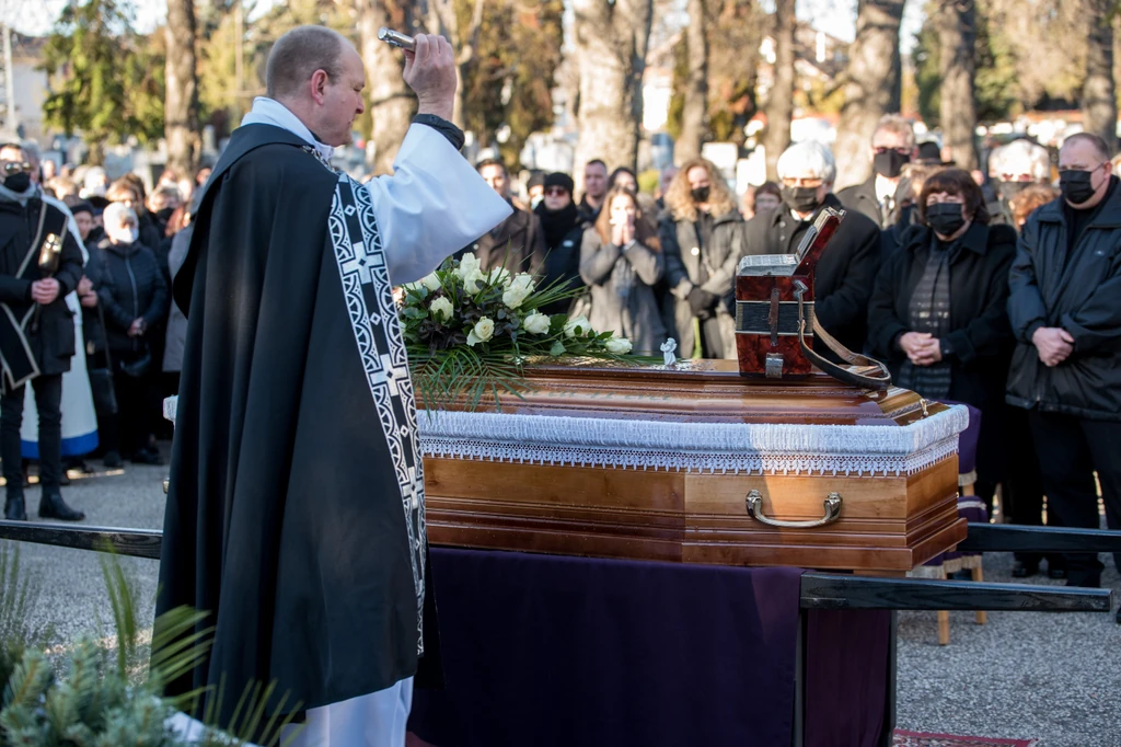 Imádott harmonikáját a koporsójára helyezték (Fotó: Fülöp Dániel)