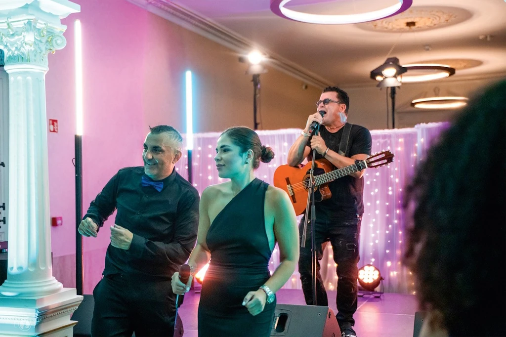 Evelin és apukája is nagyon jót bulizott