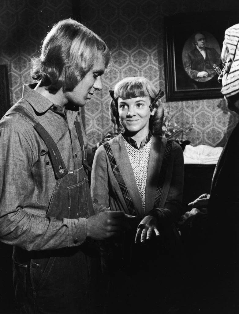 Alison Arngrim az egykori sikersorozat Nellie-jeként