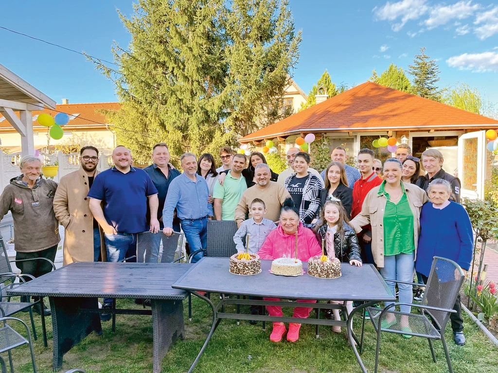 Az énekesnő 74. születésnapján majdnem az egész család vele ünnepelt (Fotó: Archív)