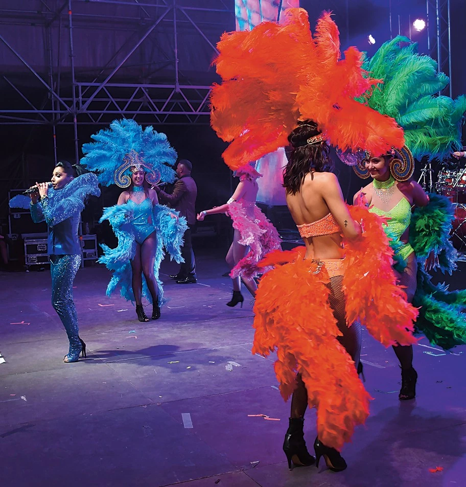 Fergeteges partihangulatot varázsolt a színpadra (Fotó: Olajos Piroska/fotocentral.hu)