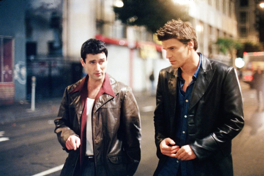 Glenn Quinn és David Boreanaz az Angel című sorozatban 