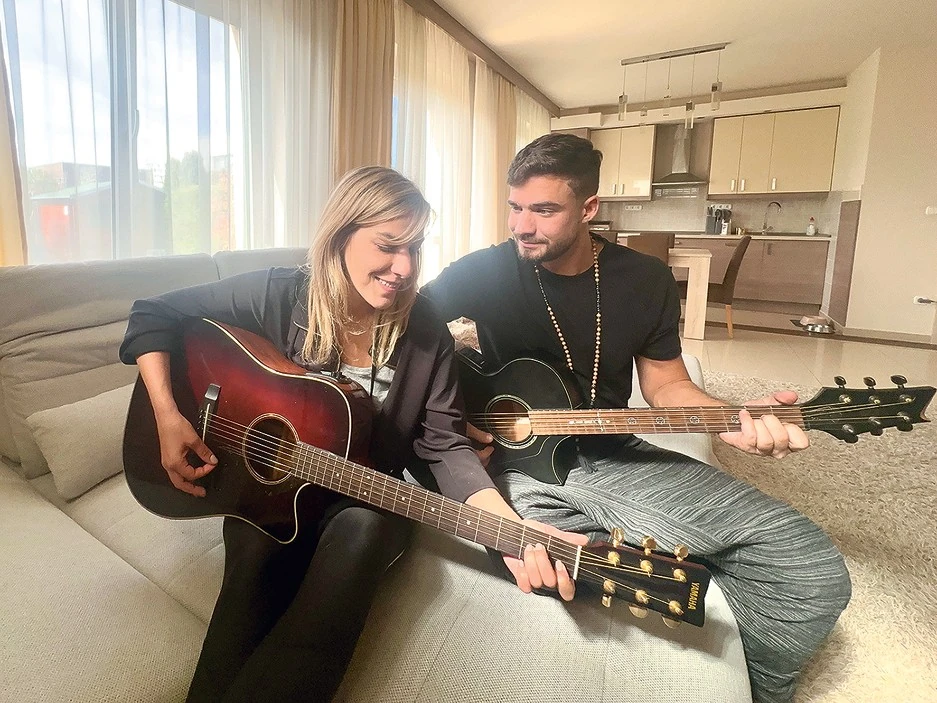 Danics Dóra és Banka Bence új, érdi otthonukban (Fotó: Archív)